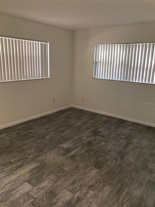 Active With Contract: $1,900 (3 beds, 2 baths, 1299 Square Feet)