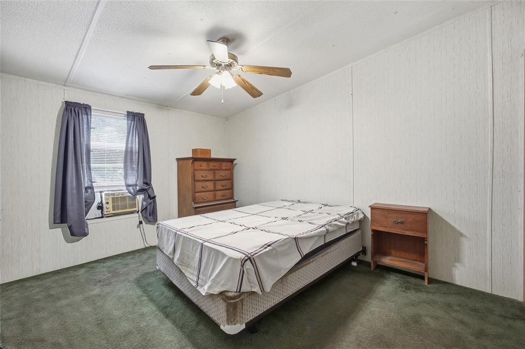 For Sale: $175,000 (3 beds, 2 baths, 1560 Square Feet)