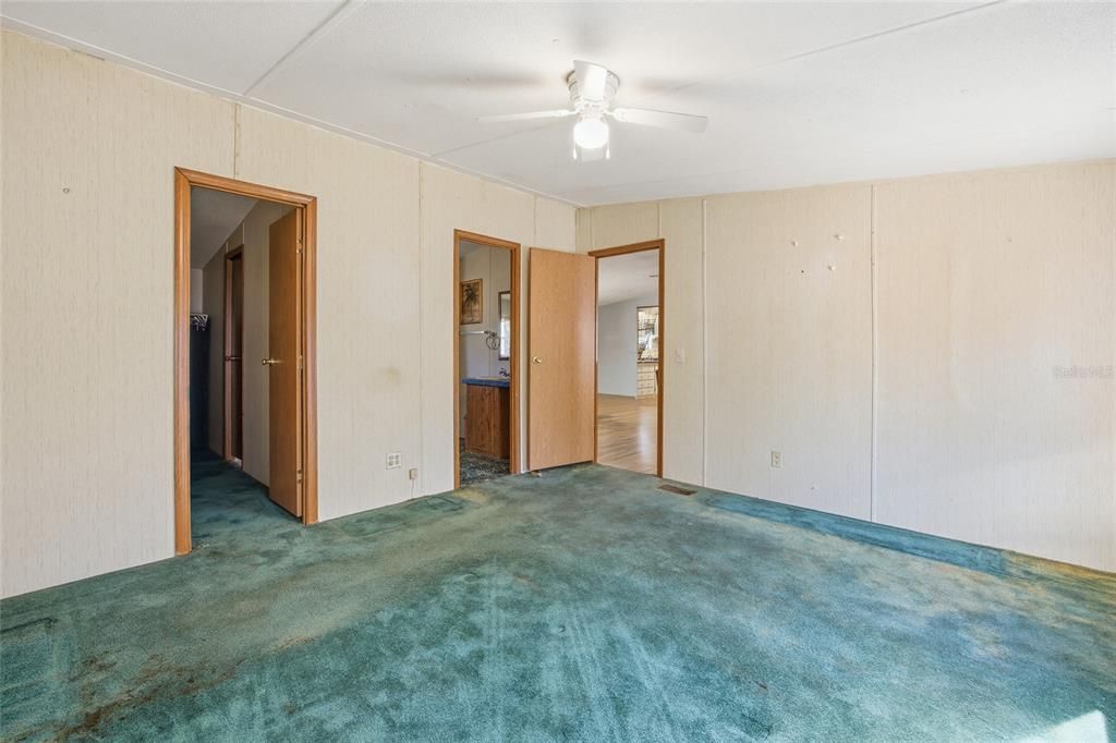 For Sale: $175,000 (3 beds, 2 baths, 1560 Square Feet)