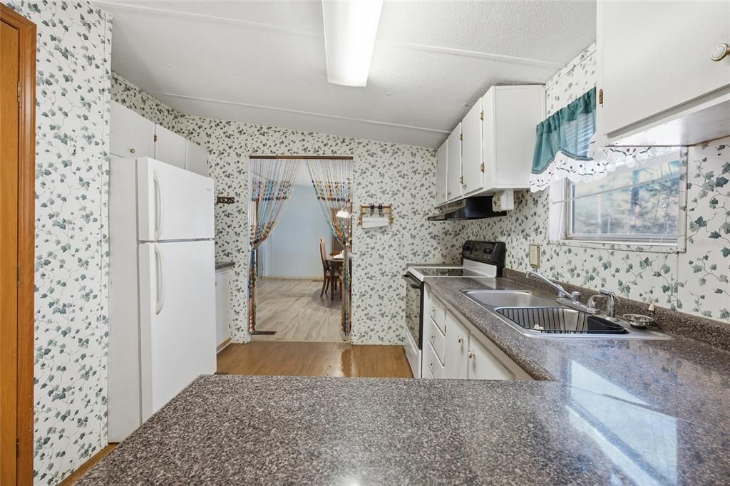 For Sale: $175,000 (3 beds, 2 baths, 1560 Square Feet)