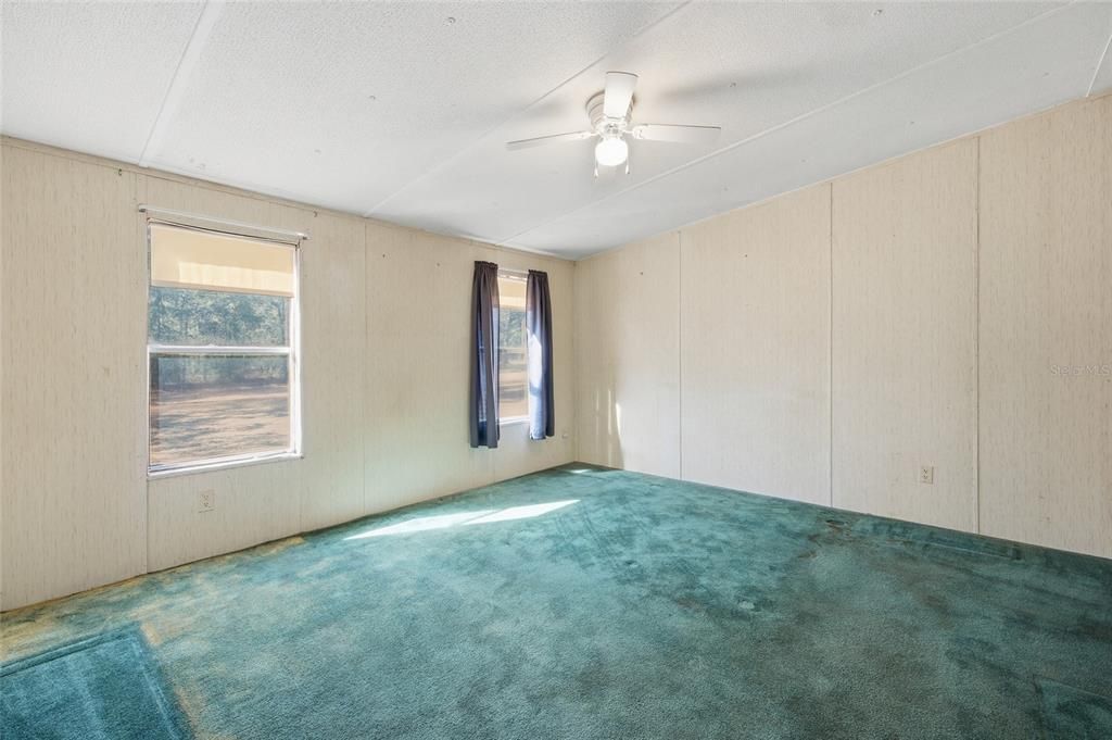 For Sale: $175,000 (3 beds, 2 baths, 1560 Square Feet)