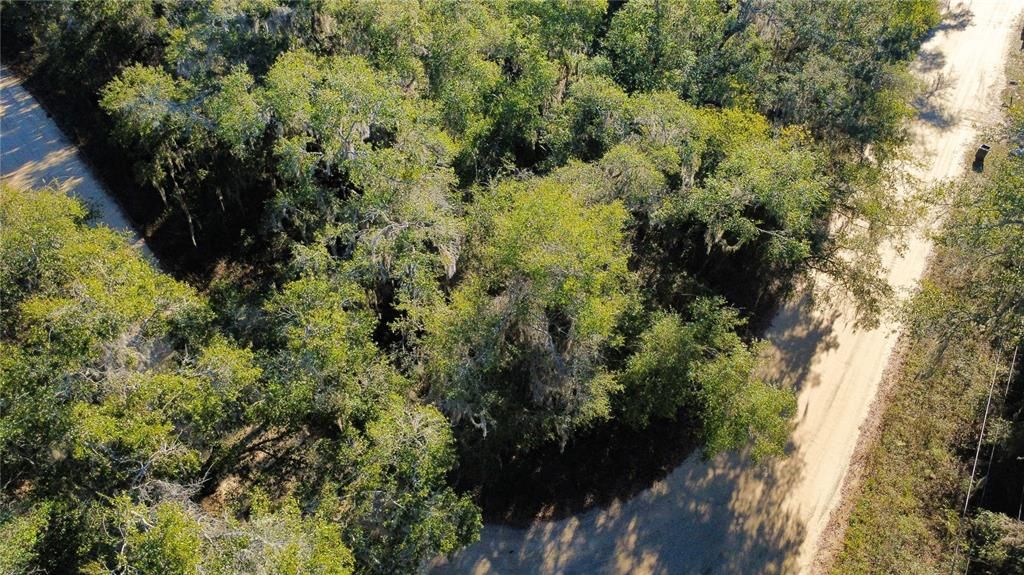 На продажу: $27,000 (0.37 acres)