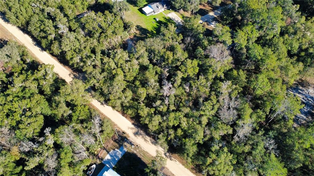 На продажу: $27,000 (0.37 acres)