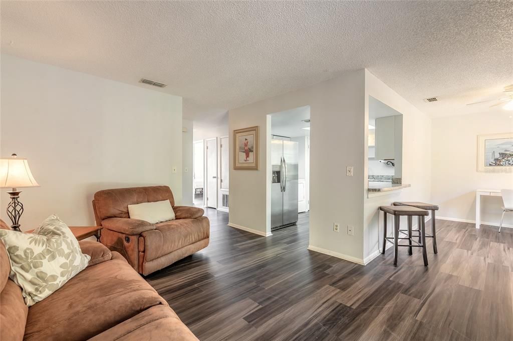 Active With Contract: $116,500 (2 beds, 2 baths, 922 Square Feet)