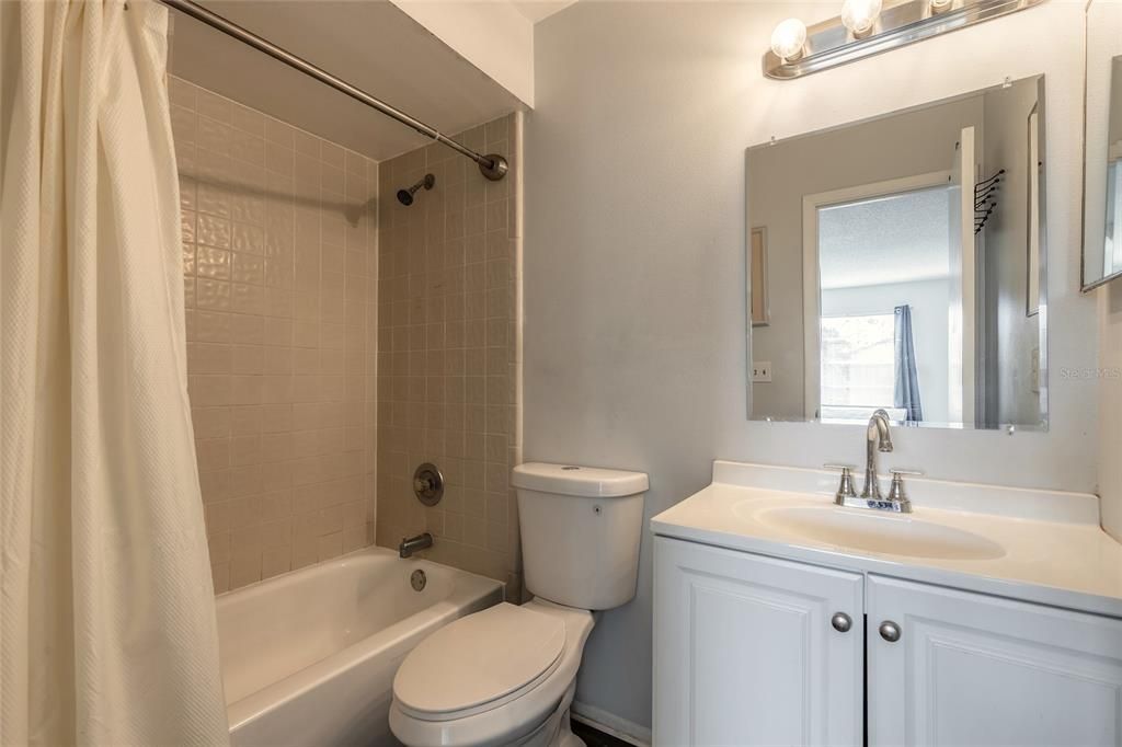 Active With Contract: $116,500 (2 beds, 2 baths, 922 Square Feet)