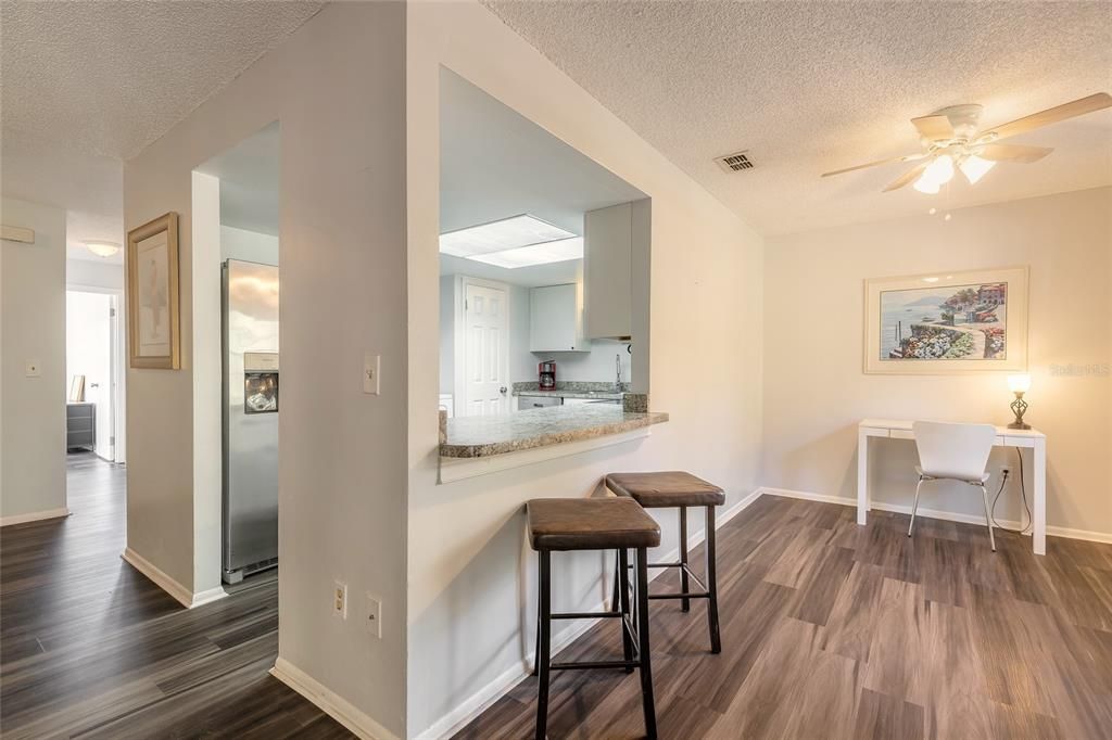 Active With Contract: $116,500 (2 beds, 2 baths, 922 Square Feet)