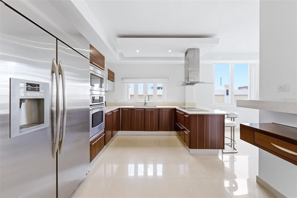 For Sale: $1,285,000 (5 beds, 3 baths, 3800 Square Feet)