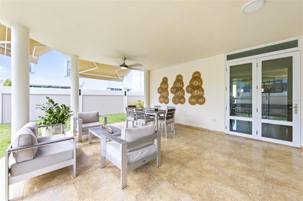 For Sale: $1,285,000 (5 beds, 3 baths, 3800 Square Feet)