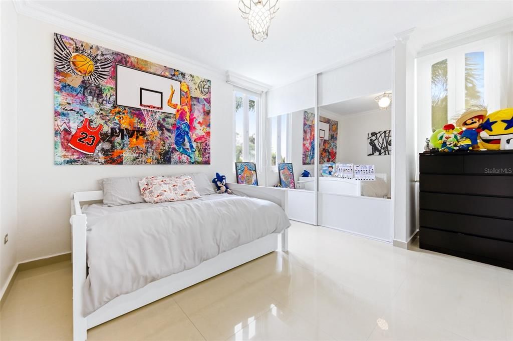 For Sale: $1,285,000 (5 beds, 3 baths, 3800 Square Feet)