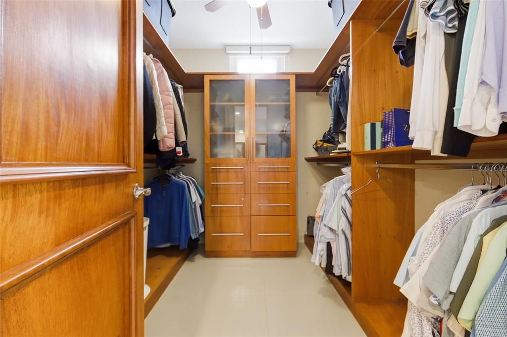 For Sale: $1,285,000 (5 beds, 3 baths, 3800 Square Feet)