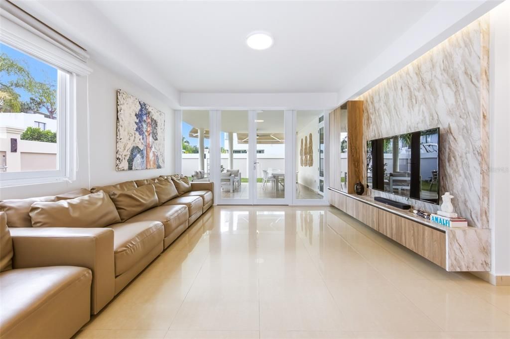 For Sale: $1,285,000 (5 beds, 3 baths, 3800 Square Feet)