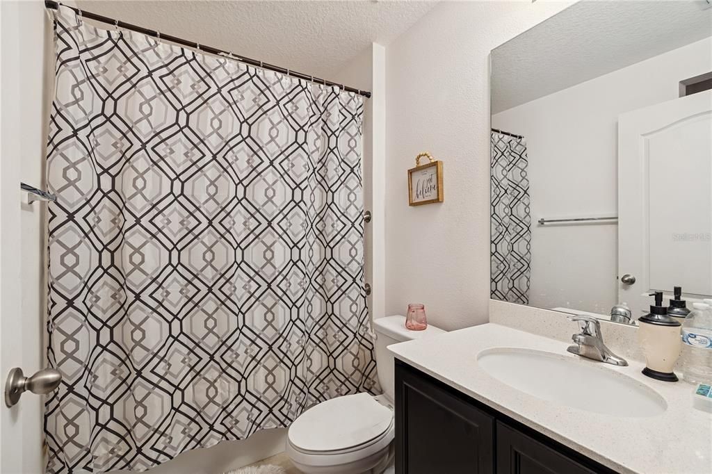 En Venta: $245,000 (3 camas, 2 baños, 1093 Pies cuadrados)