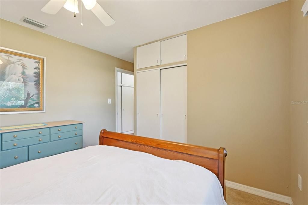 En Venta: $289,000 (4 camas, 2 baños, 1028 Pies cuadrados)