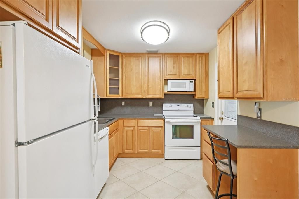 En Venta: $289,000 (4 camas, 2 baños, 1028 Pies cuadrados)