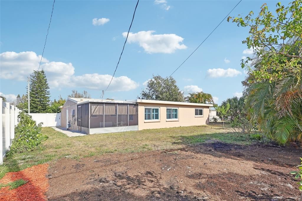 En Venta: $289,000 (4 camas, 2 baños, 1028 Pies cuadrados)
