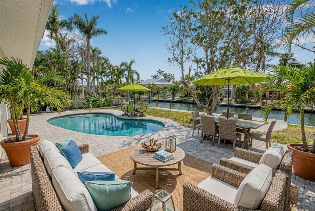 For Sale: $3,200,000 (6 beds, 5 baths, 4676 Square Feet)