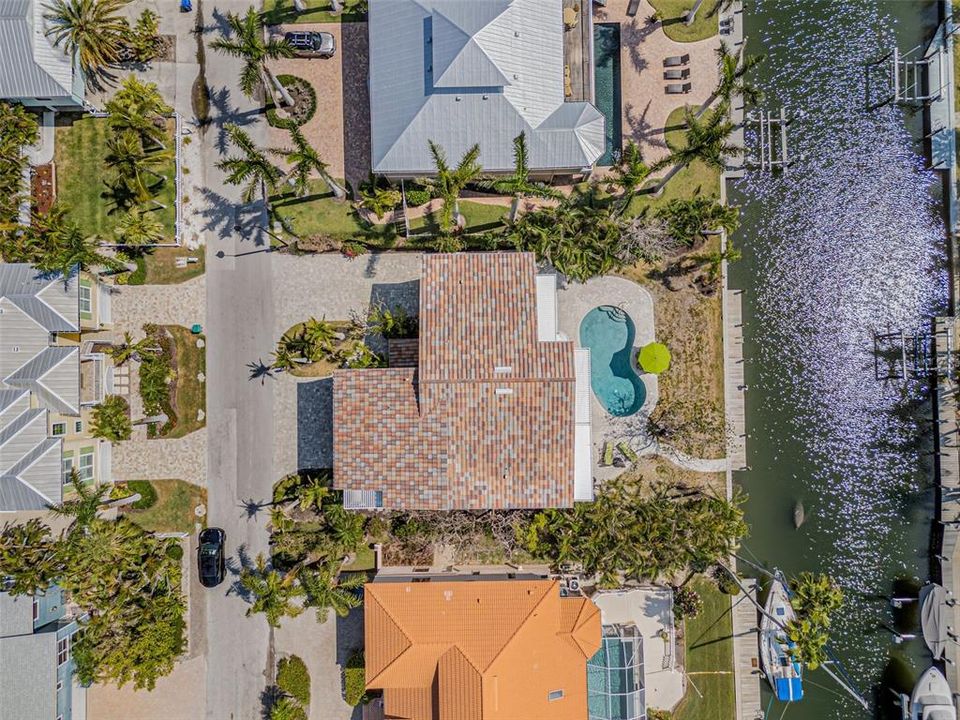 For Sale: $3,200,000 (6 beds, 5 baths, 4676 Square Feet)