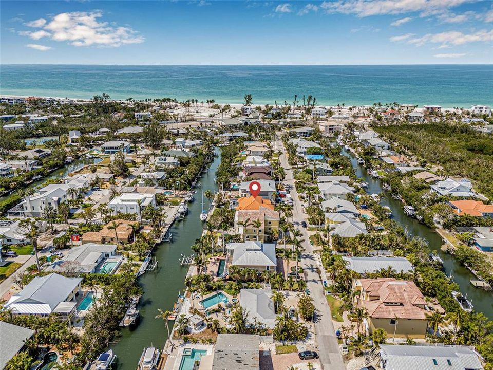 For Sale: $3,200,000 (6 beds, 5 baths, 4676 Square Feet)