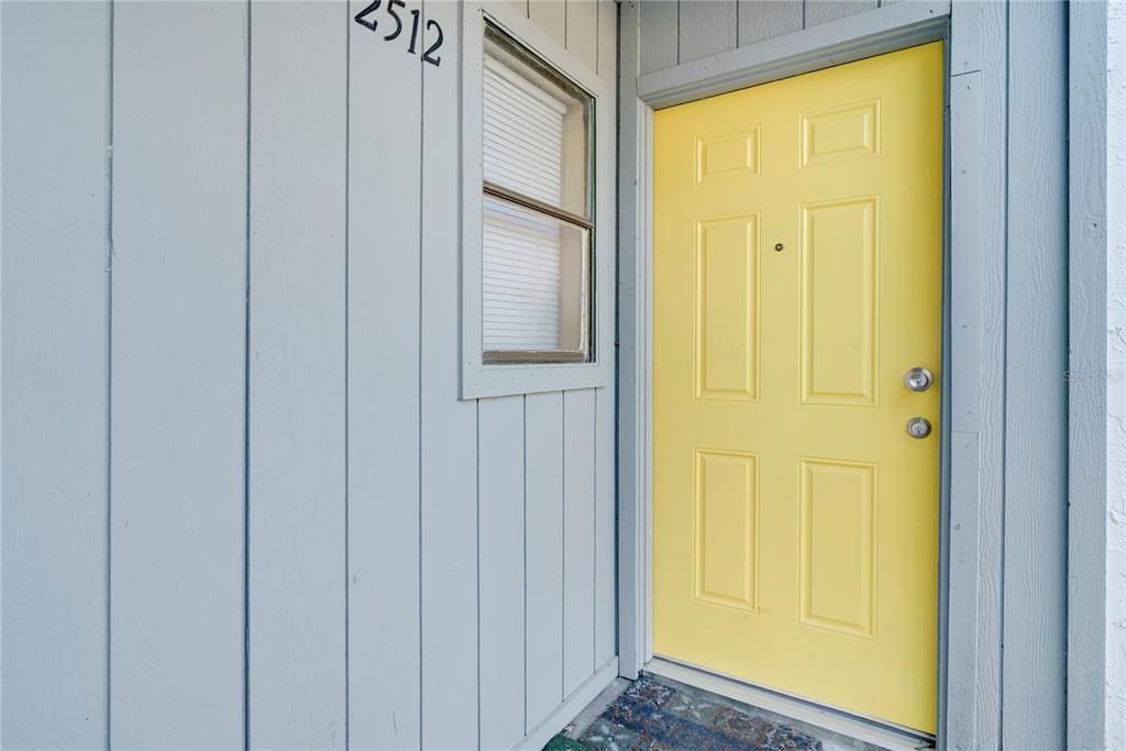 合同活跃: $84,999 (1 贝兹, 1 浴室, 642 平方英尺)