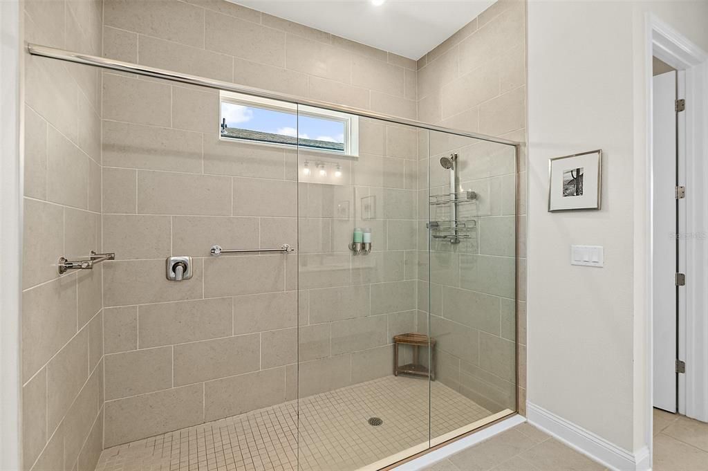 En Venta: $600,000 (4 camas, 3 baños, 2508 Pies cuadrados)