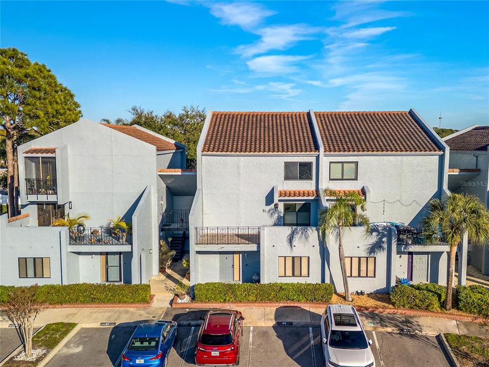 Active With Contract: $2,400 (3 beds, 2 baths, 2052 Square Feet)