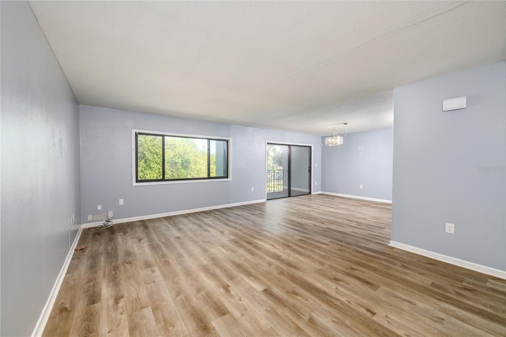 Active With Contract: $2,400 (3 beds, 2 baths, 2052 Square Feet)