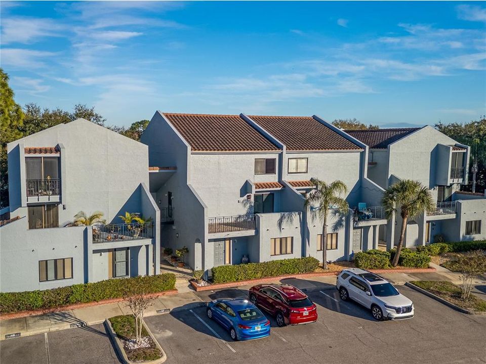 Active With Contract: $2,400 (3 beds, 2 baths, 2052 Square Feet)
