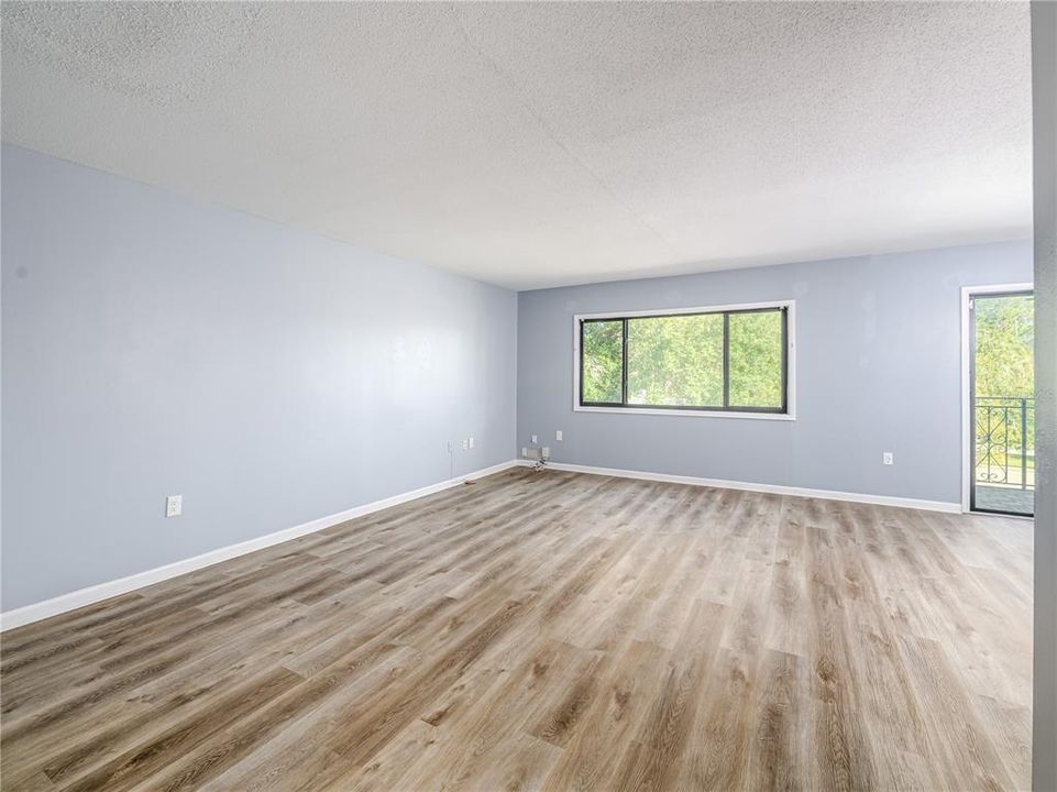 Active With Contract: $2,400 (3 beds, 2 baths, 2052 Square Feet)
