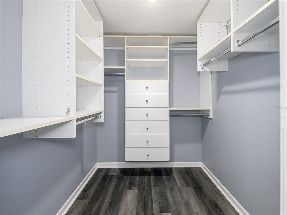 Active With Contract: $2,400 (3 beds, 2 baths, 2052 Square Feet)