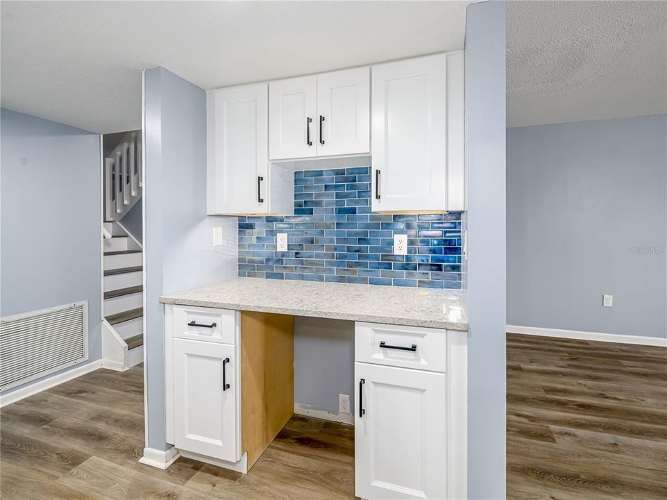 Active With Contract: $2,400 (3 beds, 2 baths, 2052 Square Feet)