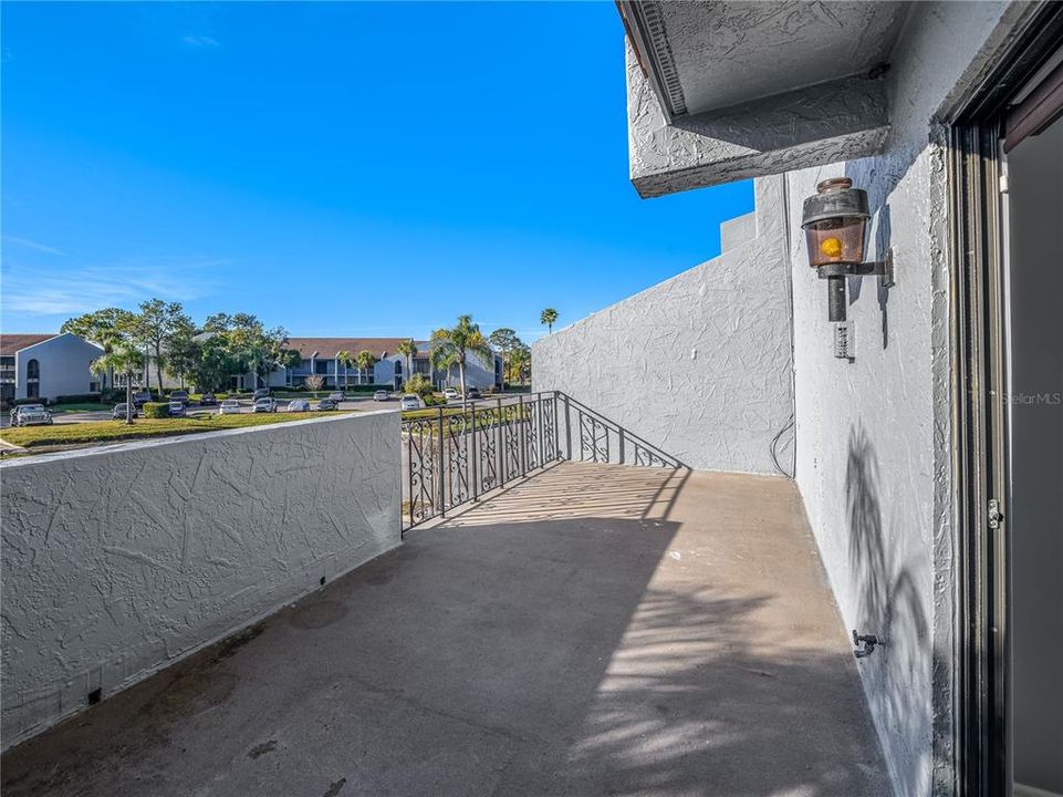 Active With Contract: $2,400 (3 beds, 2 baths, 2052 Square Feet)