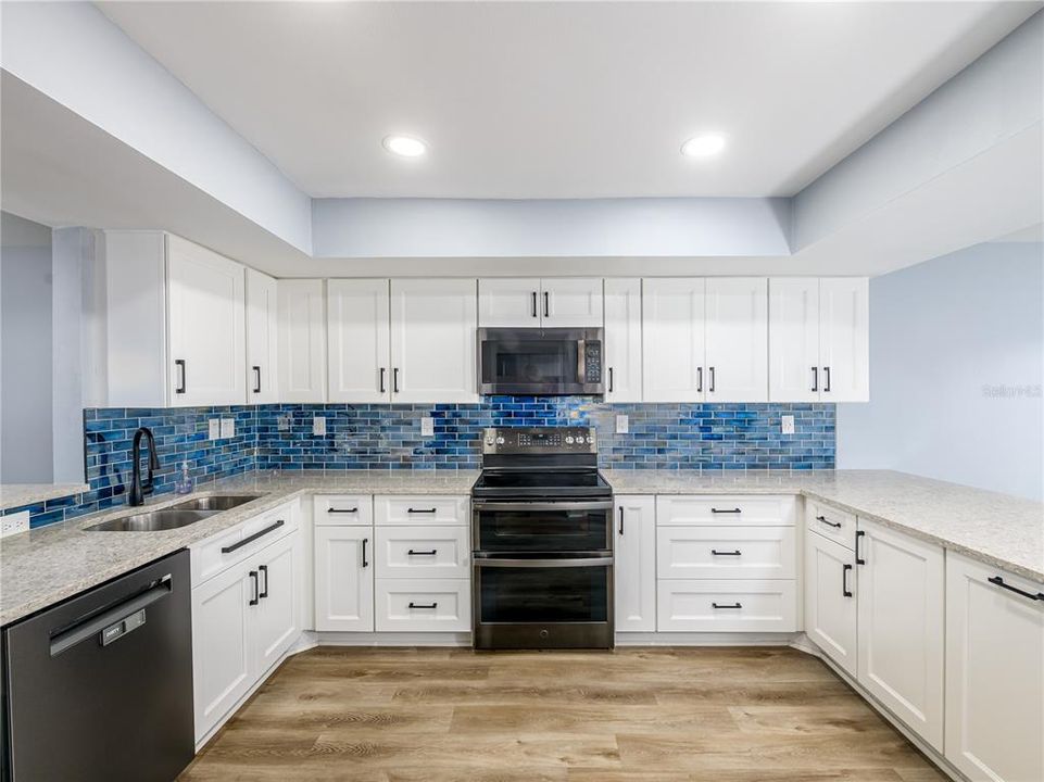 Active With Contract: $2,400 (3 beds, 2 baths, 2052 Square Feet)