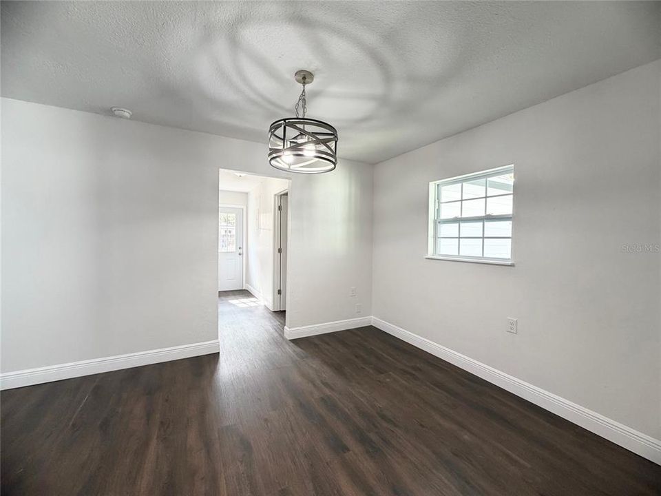 For Sale: $289,000 (3 beds, 2 baths, 1728 Square Feet)