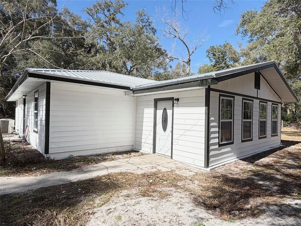 For Sale: $289,000 (3 beds, 2 baths, 1728 Square Feet)