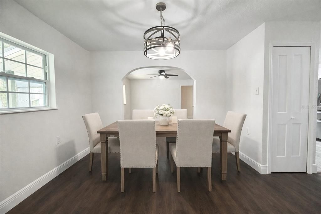 For Sale: $289,000 (3 beds, 2 baths, 1728 Square Feet)