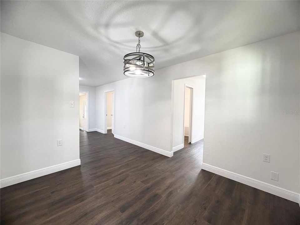 For Sale: $289,000 (3 beds, 2 baths, 1728 Square Feet)