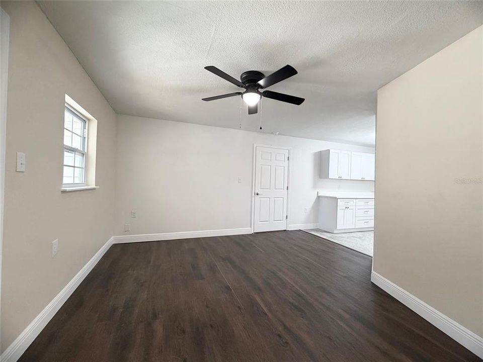 For Sale: $289,000 (3 beds, 2 baths, 1728 Square Feet)