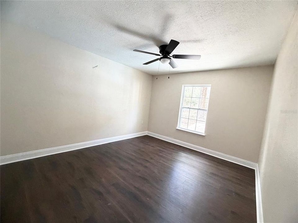 For Sale: $289,000 (3 beds, 2 baths, 1728 Square Feet)