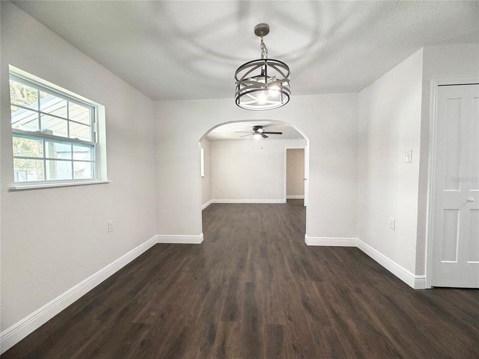 For Sale: $289,000 (3 beds, 2 baths, 1728 Square Feet)