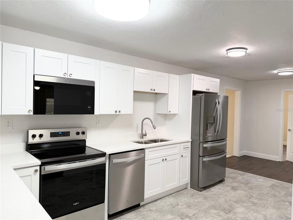 For Sale: $289,000 (3 beds, 2 baths, 1728 Square Feet)