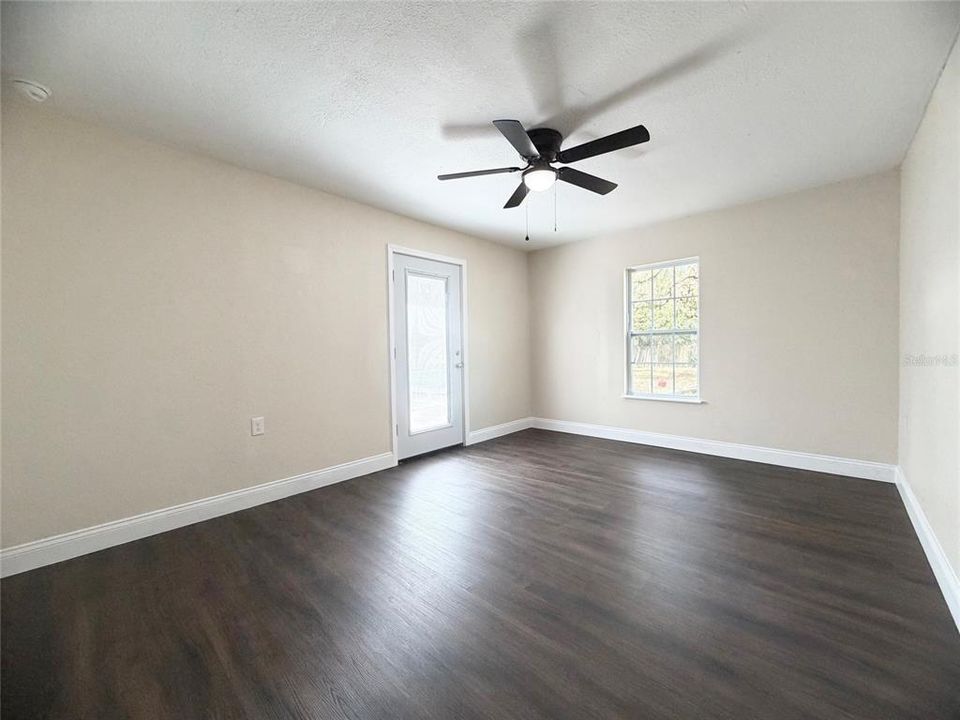 For Sale: $289,000 (3 beds, 2 baths, 1728 Square Feet)
