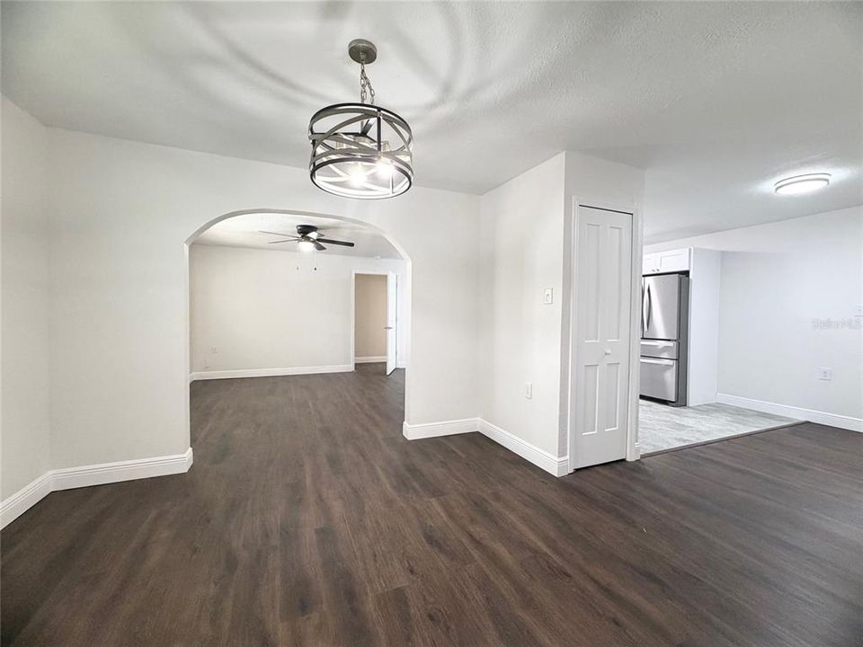 For Sale: $289,000 (3 beds, 2 baths, 1728 Square Feet)
