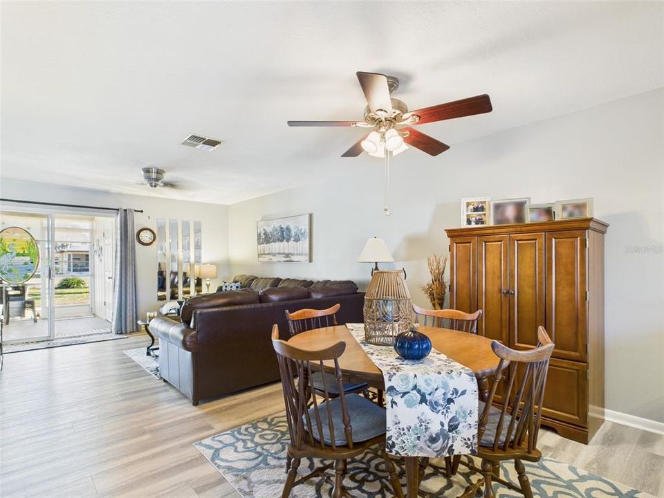 En Venta: $154,900 (2 camas, 2 baños, 980 Pies cuadrados)