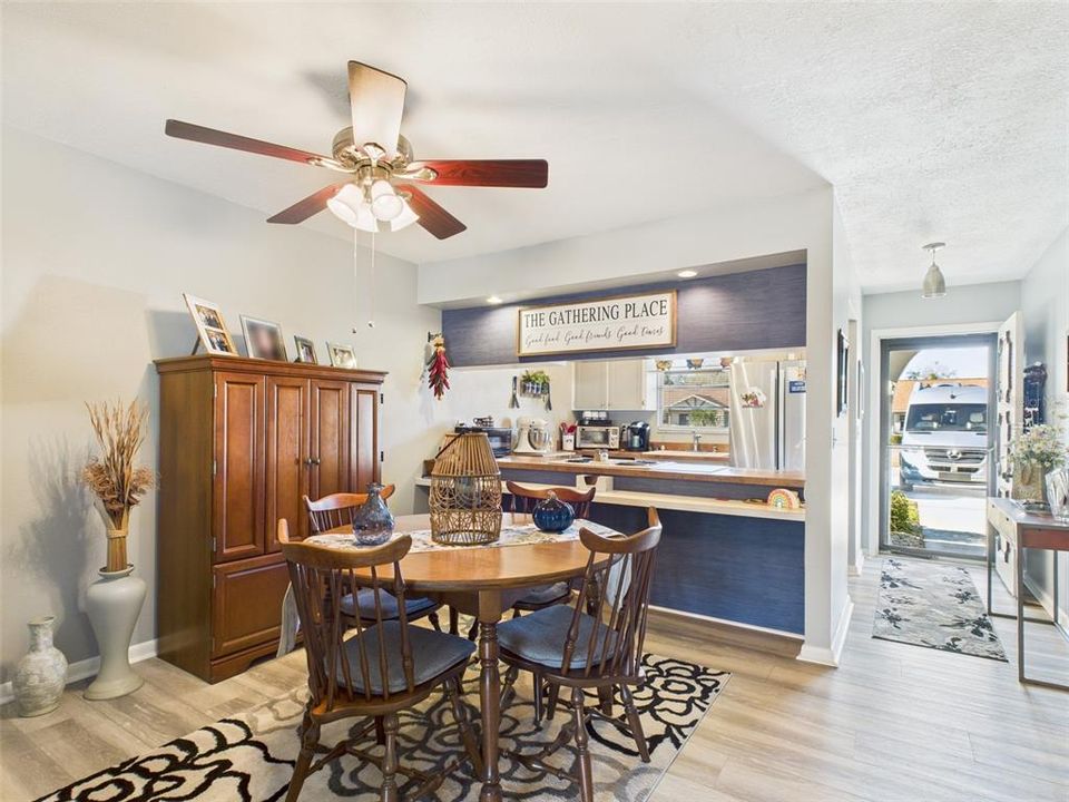 En Venta: $154,900 (2 camas, 2 baños, 980 Pies cuadrados)