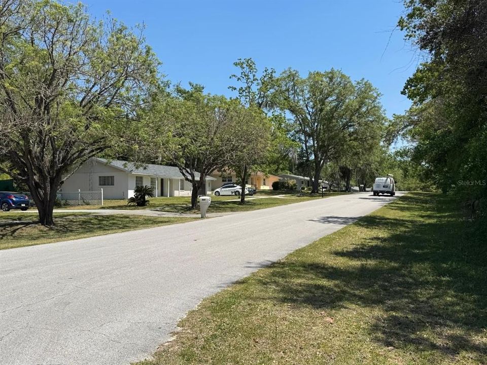 Activo con contrato: $27,900 (0.33 acres)