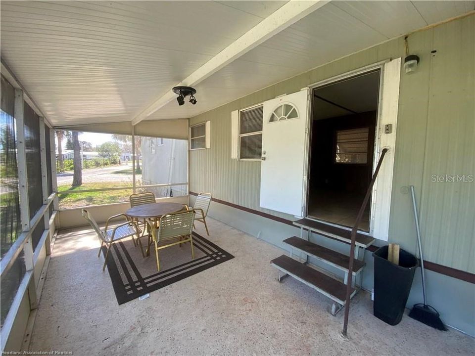 For Rent: $1,000 (2 beds, 1 baths, 510 Square Feet)