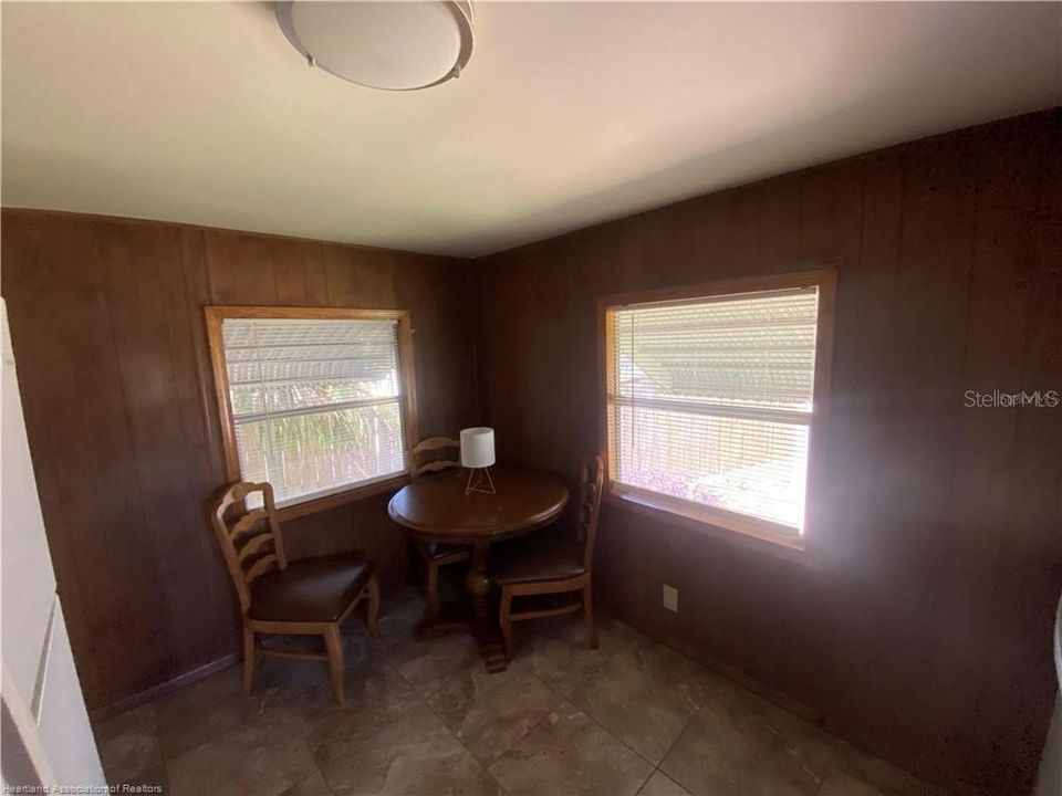 For Rent: $1,000 (2 beds, 1 baths, 510 Square Feet)