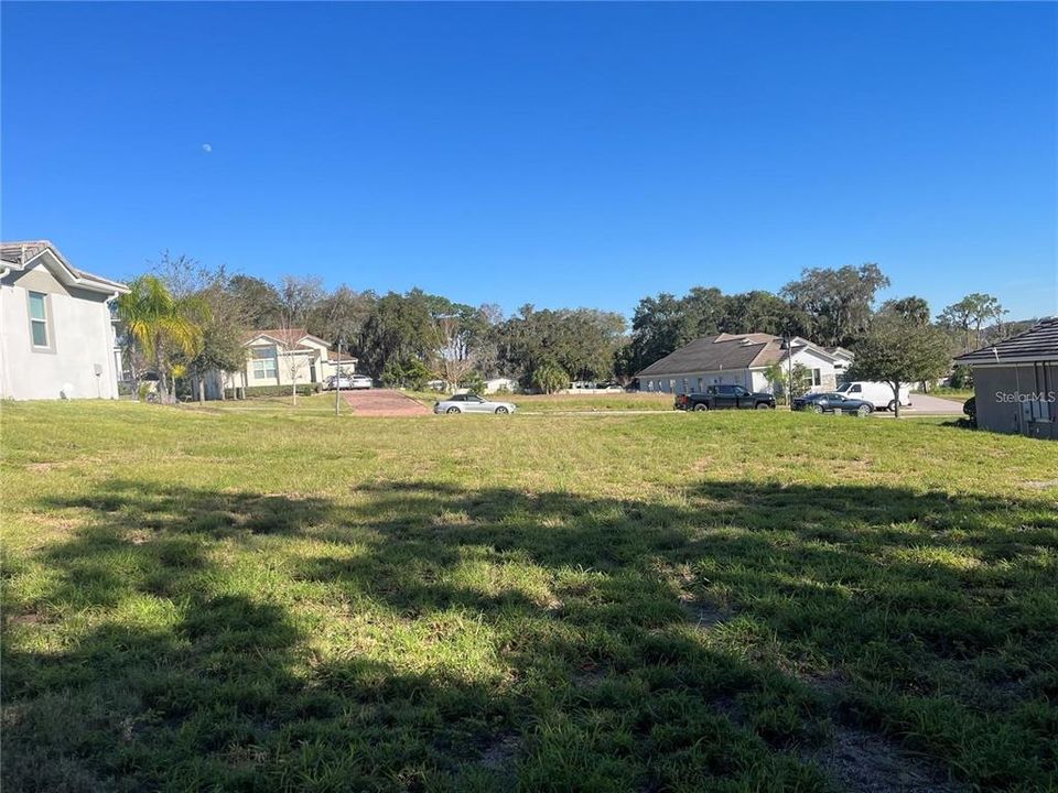На продажу: $275,000 (0.26 acres)