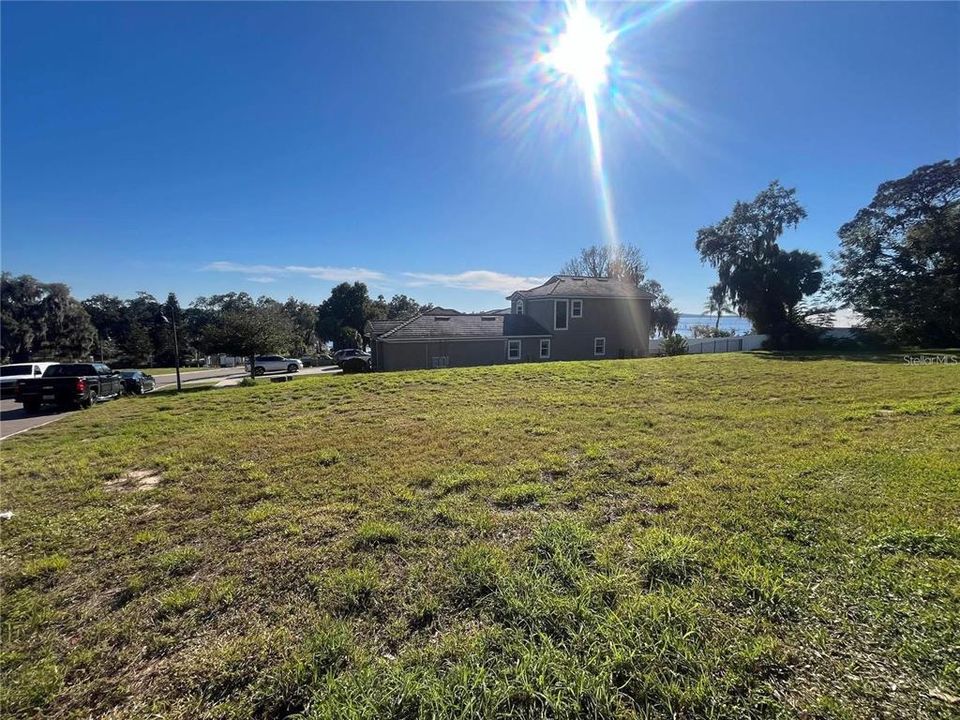 На продажу: $275,000 (0.26 acres)