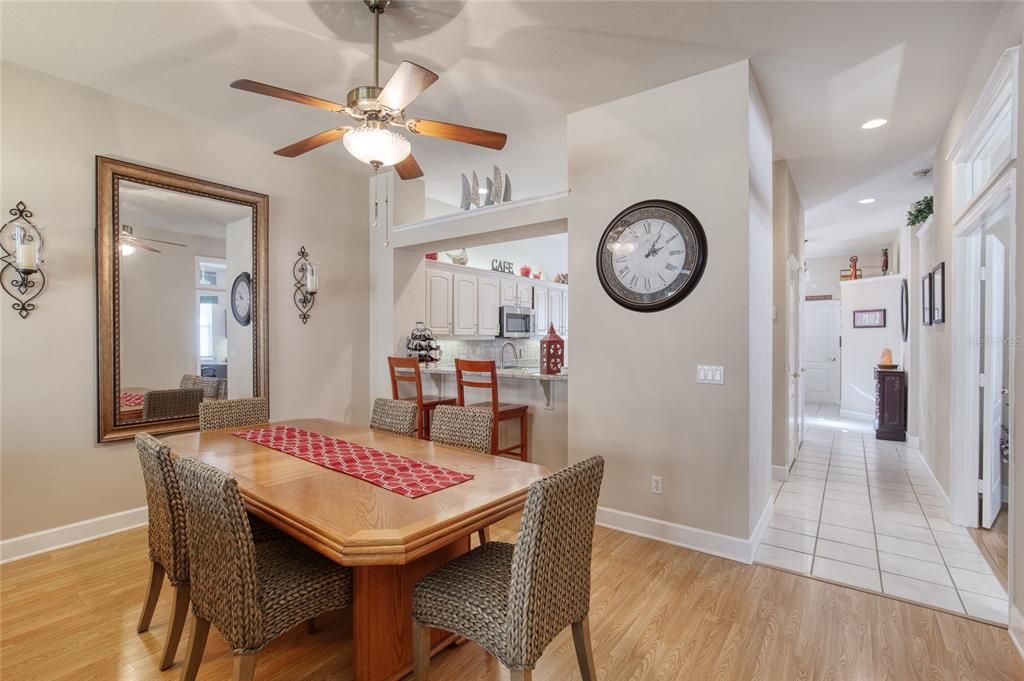 Activo con contrato: $340,000 (3 camas, 2 baños, 1684 Pies cuadrados)